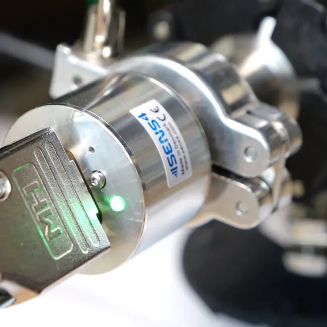 Vacuum fore line measurement